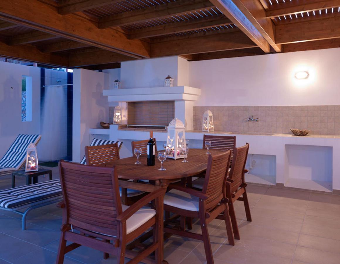 Luxury Villa Verna リンドス エクステリア 写真
