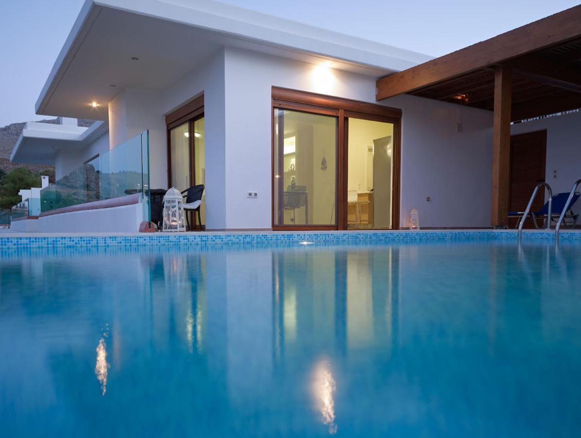 Luxury Villa Verna リンドス エクステリア 写真